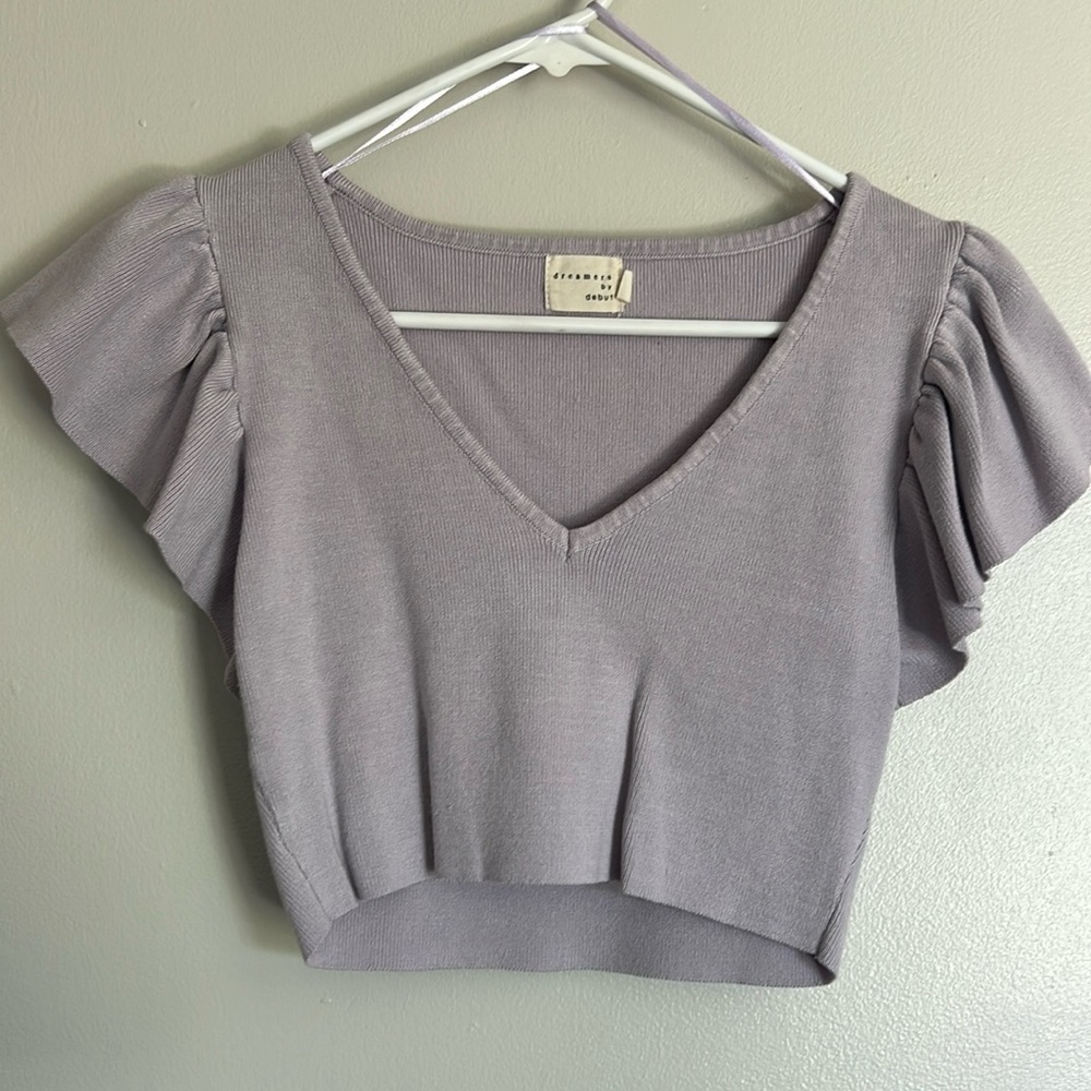 Cute cropped lavender ruffled sleeve